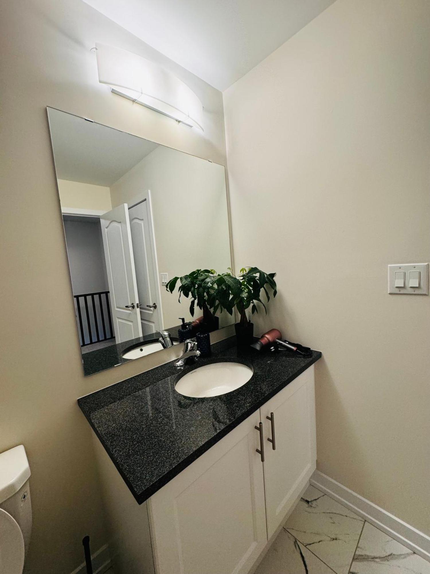 Have Whole House To Yourself Thorold Екстер'єр фото