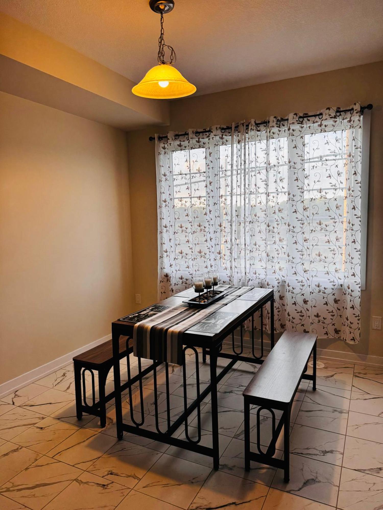 Have Whole House To Yourself Thorold Екстер'єр фото